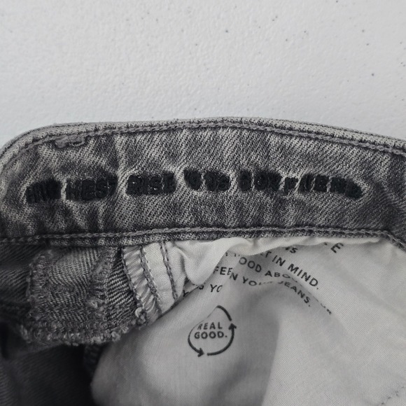 American Eagle Gray Distressed Ripped High‎ Waisted Mom Jeans - Size 2 Long - Picture 9 of 11